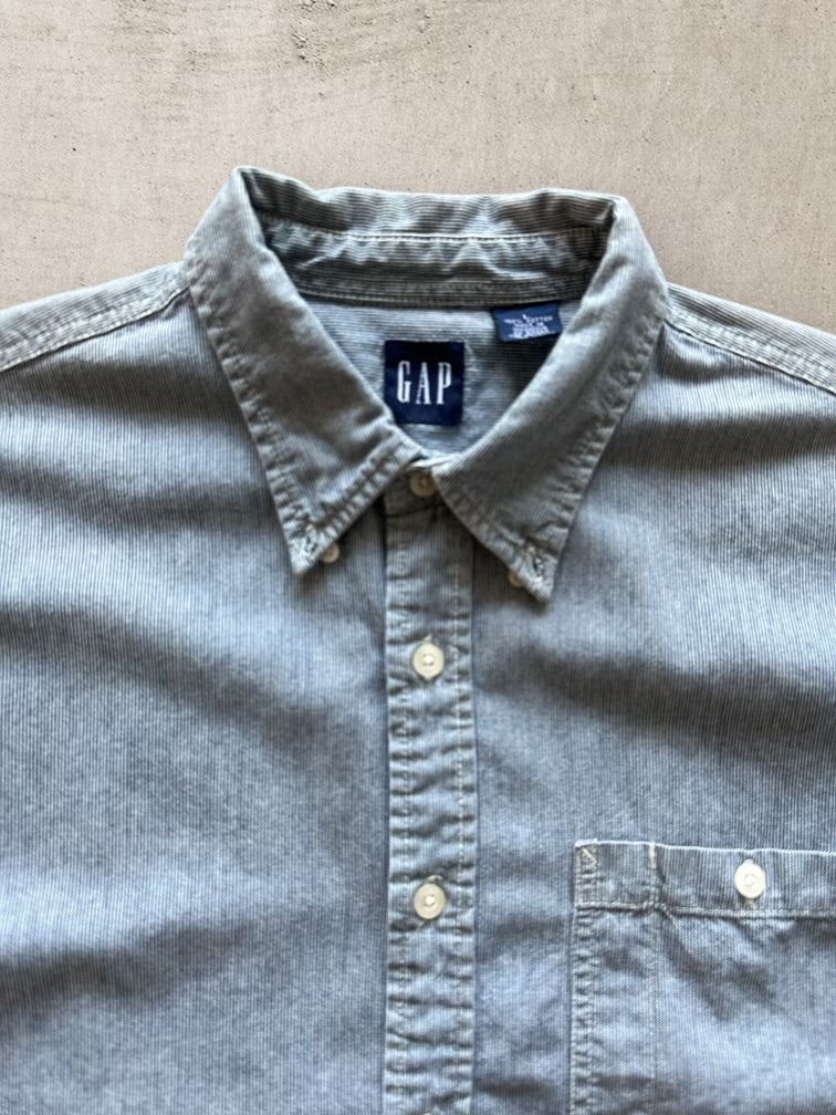 00S GAP CROPPED BUTTON UP SHIRT - LARGE